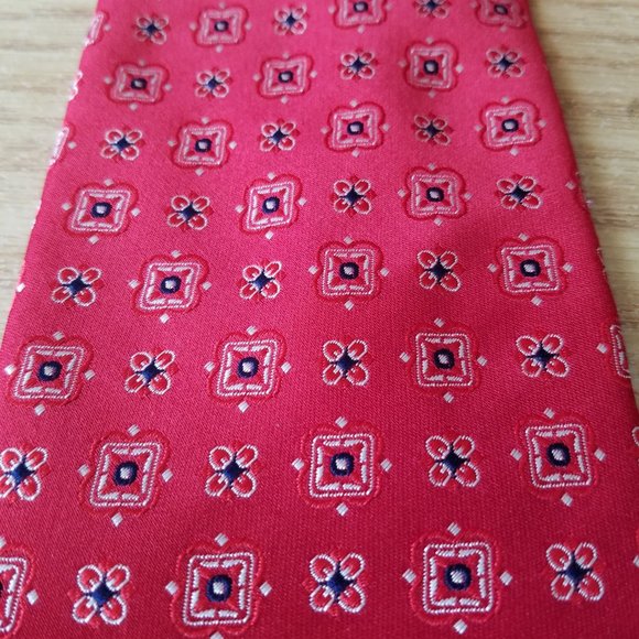 Studio Neck Tie Red with Navy and White details - Picture 3 of 9